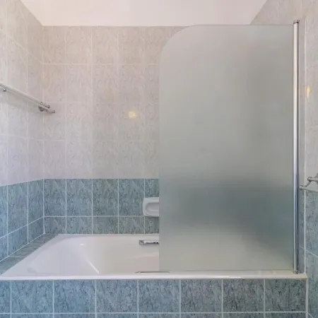 度假居 Matheos - Elegant 3-br Retreat Near Coralia *