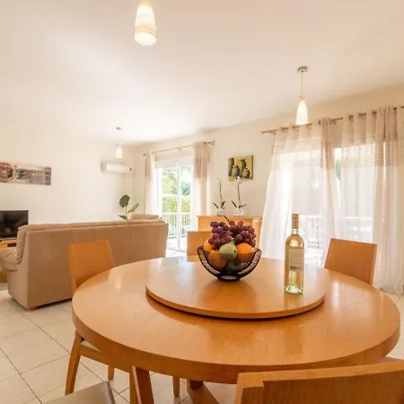 Matheos - Elegant 3-br Retreat Near Coralia *