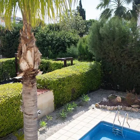 Matheos - Elegant 3-br Retreat Near Coralia Ferienhaus