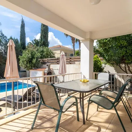 Matheos - Elegant 3-br Retreat Near Coralia Ferienhaus