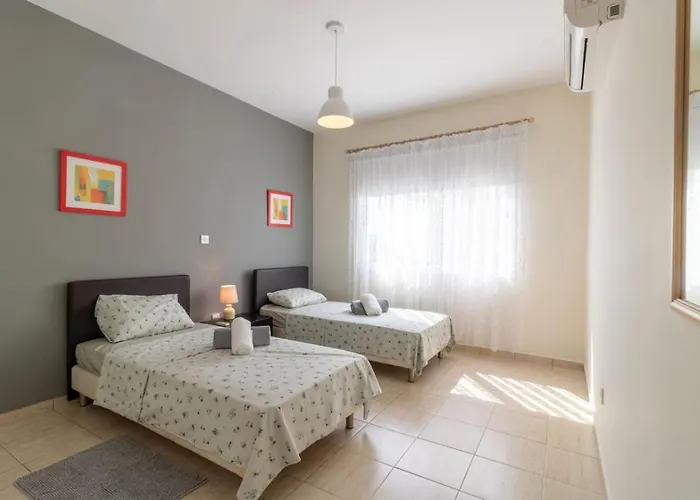 Casa vacanze Matheos - Elegant 3-br Retreat Near Coralia Peyia